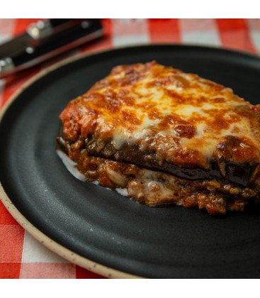 Berenjenas al horno rellenas de carne con parmesano