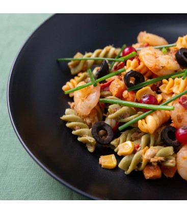 Ensalada de pasta con atún y gambas