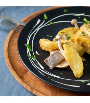 Solomillo de cerdo en salsa de boletus con patatas gajo