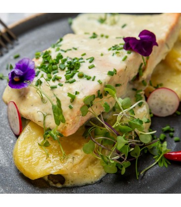 Salmón al cremoso de eneldo