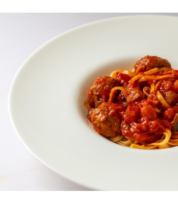 Tallarines con albóndigas