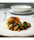 Muslo relleno con ensalada de piquillo