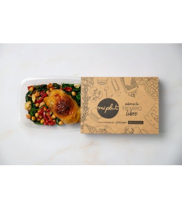 Muslo relleno con ensalada de piquillo