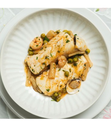 Merluza en salsa con almejas y gambas