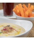 Hummus clásico con bastones de zanahoria