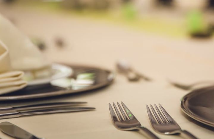¿Cómo vestir la mesa? | Diferencias entre mesa formal y mesa informal